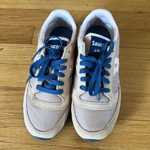 Saucony Jazz Womens 7.5 like new tan with navy